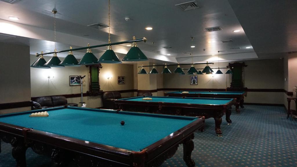 Grand Hotel Victory 악타우 외부 사진 A pool hall