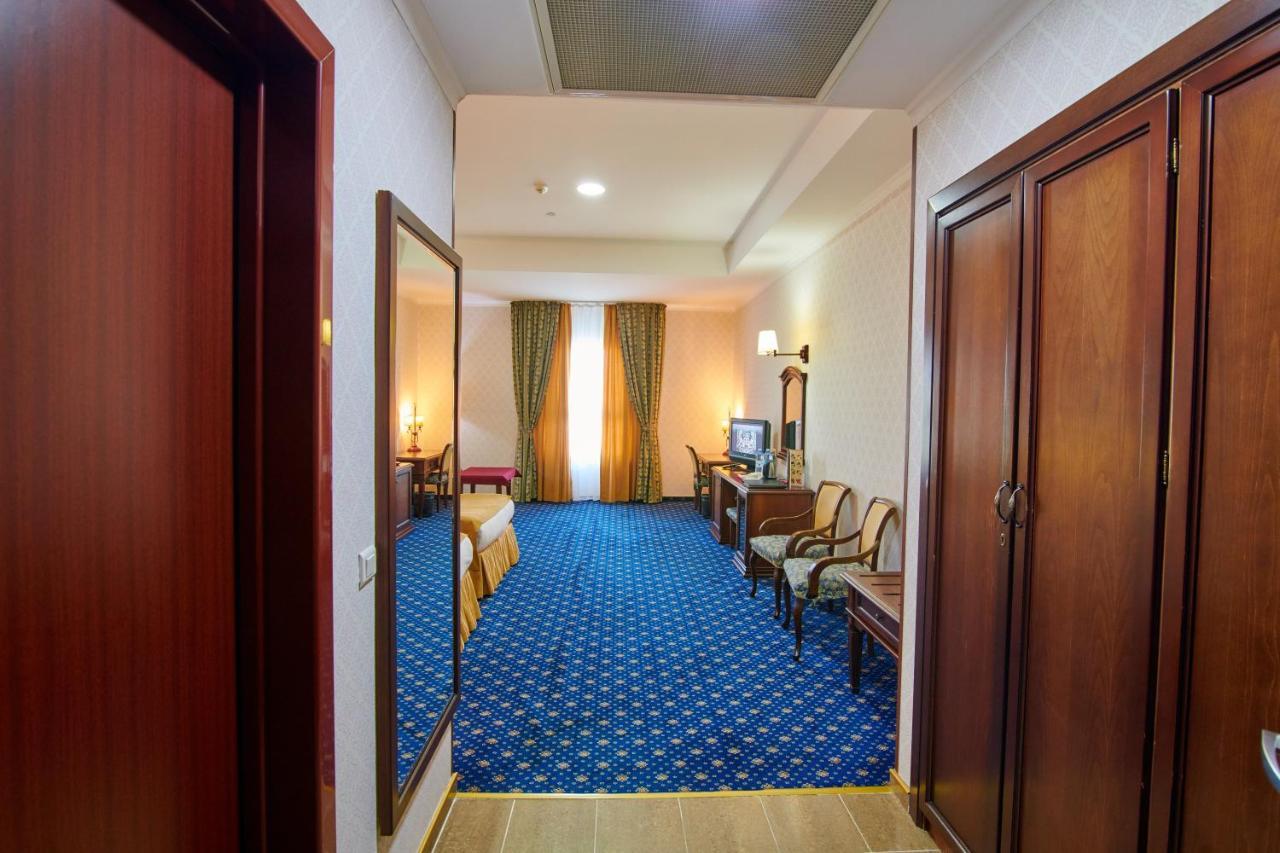 Grand Hotel Victory 악타우 외부 사진