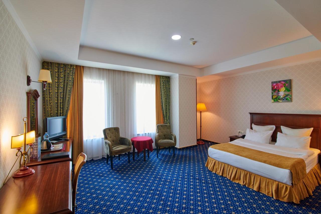 Grand Hotel Victory 악타우 외부 사진