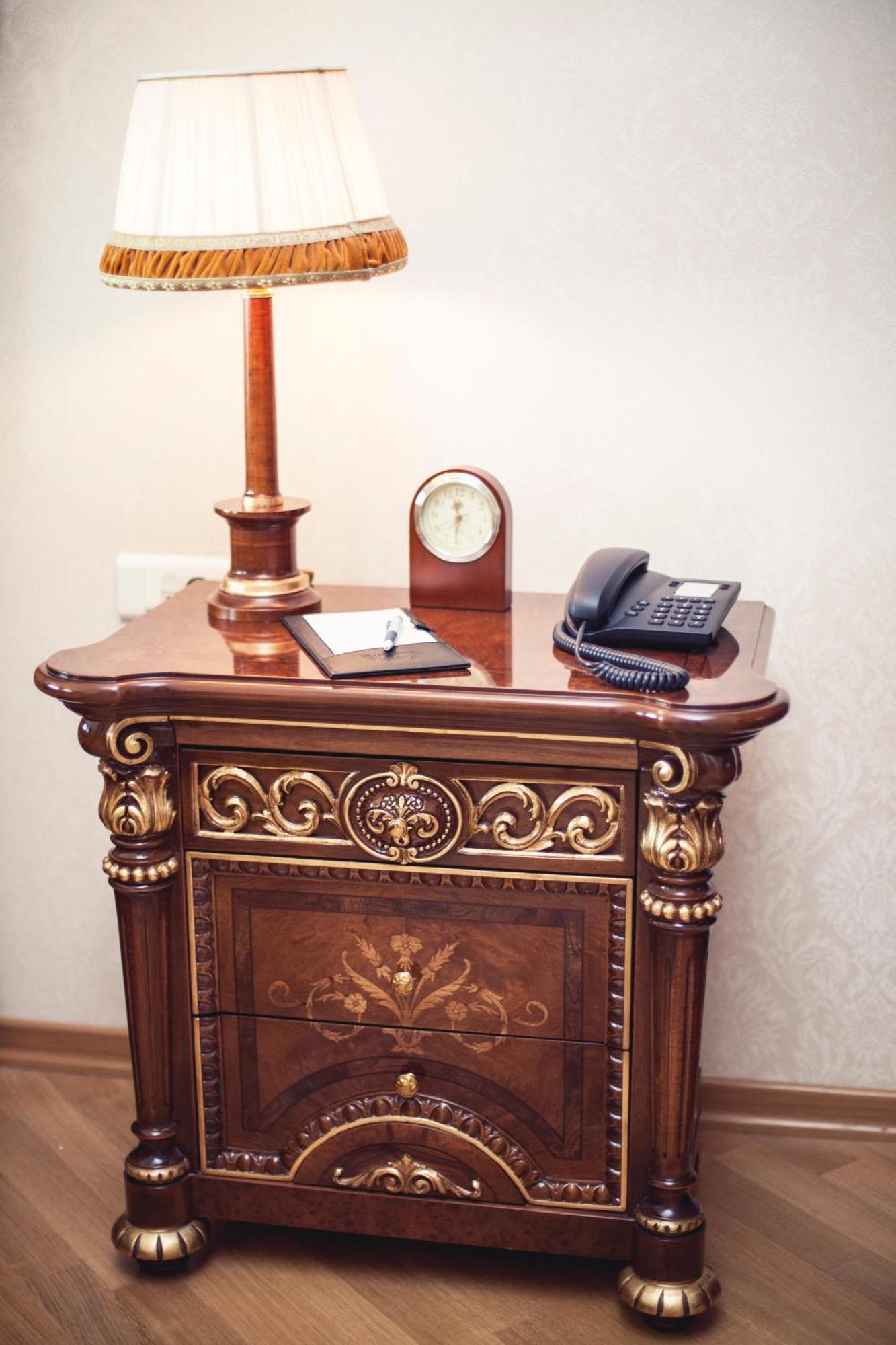 Grand Hotel Victory 악타우 외부 사진 A nightstand