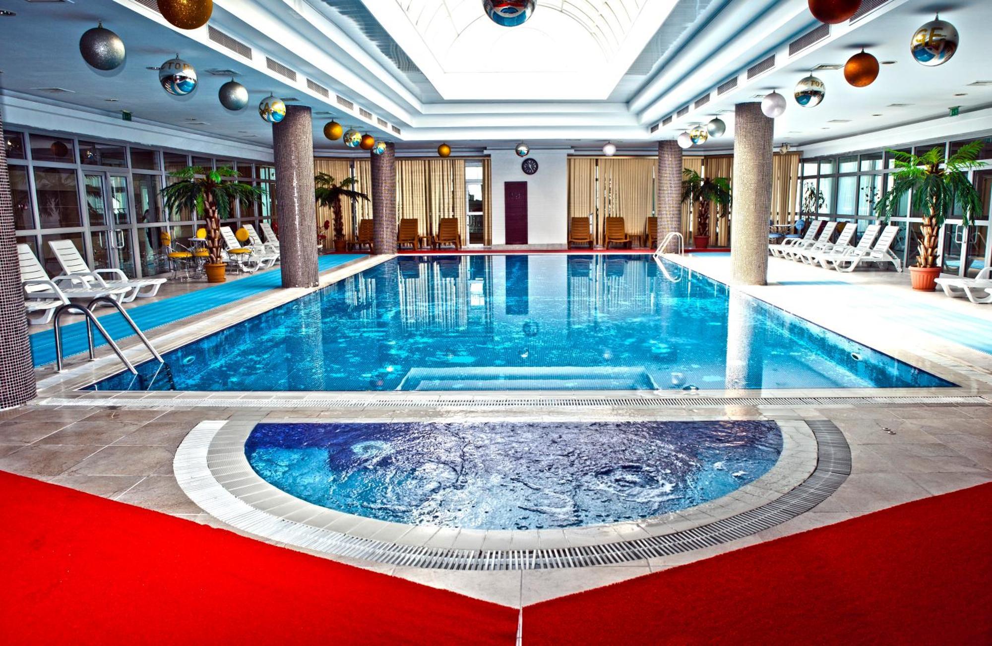 Grand Hotel Victory 악타우 외부 사진 Spa