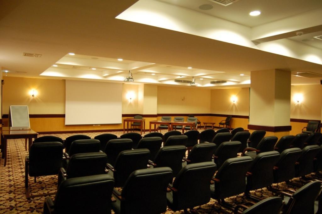 Grand Hotel Victory 악타우 외부 사진 A meeting room at a hotel